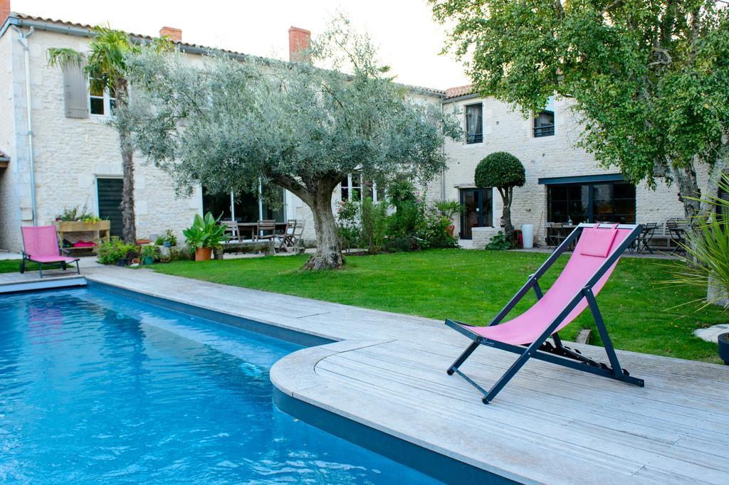 Un Banc au Soleil Bed and Breakfast Marsilly  Eksteriør billede